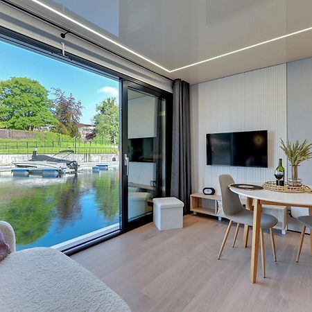 Domy Na Wodzie - La Mare Motlava Houseboats With Sauna By Downtown Apartments 格但斯克 外观 照片