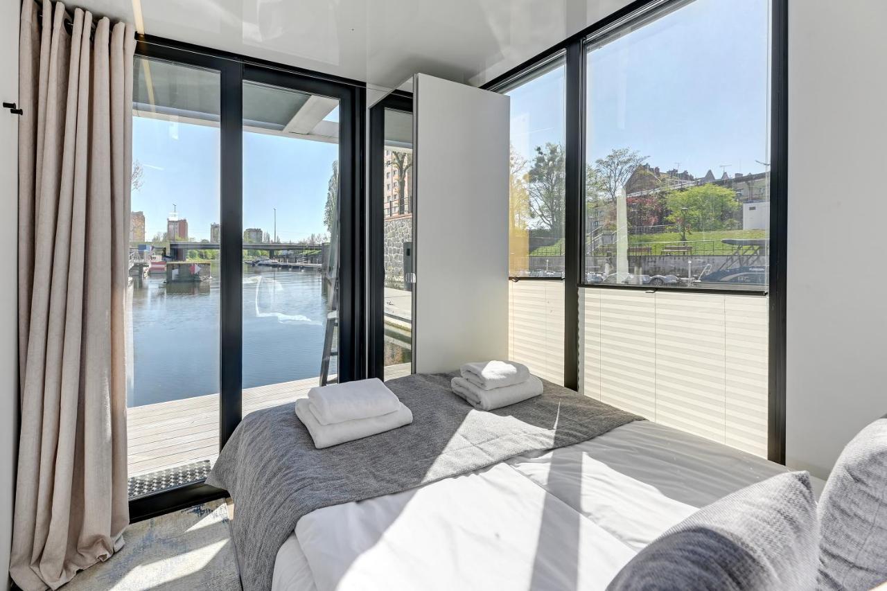 Domy Na Wodzie - La Mare Motlava Houseboats With Sauna By Downtown Apartments 格但斯克 外观 照片