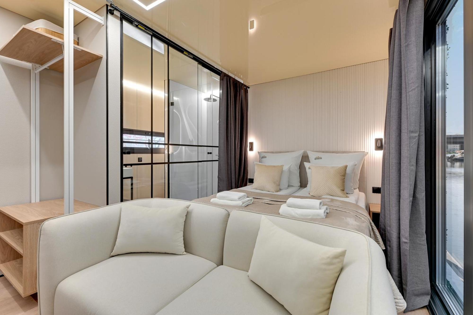 Domy Na Wodzie - La Mare Motlava Houseboats With Sauna By Downtown Apartments 格但斯克 客房 照片