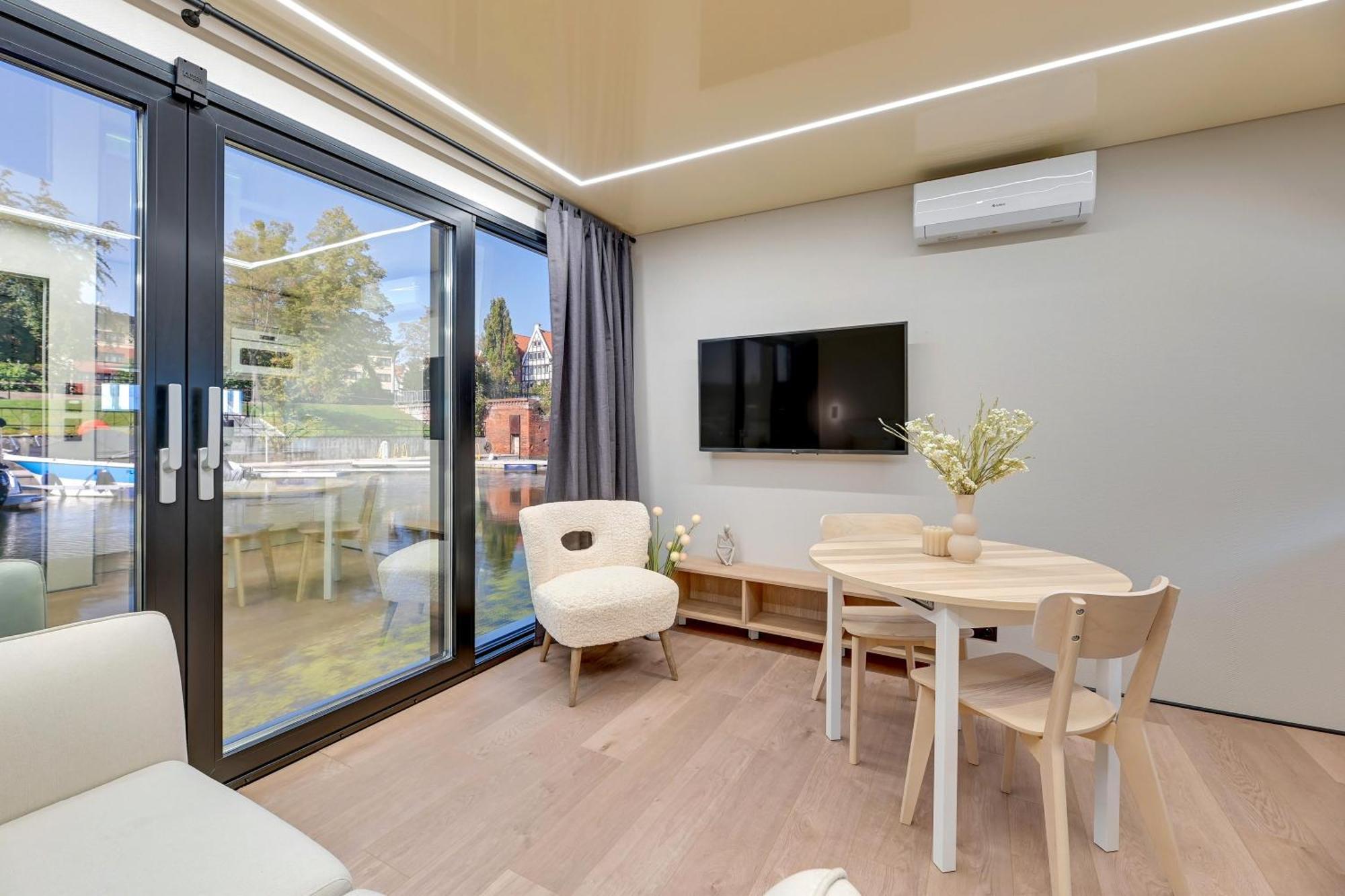 Domy Na Wodzie - La Mare Motlava Houseboats With Sauna By Downtown Apartments 格但斯克 客房 照片