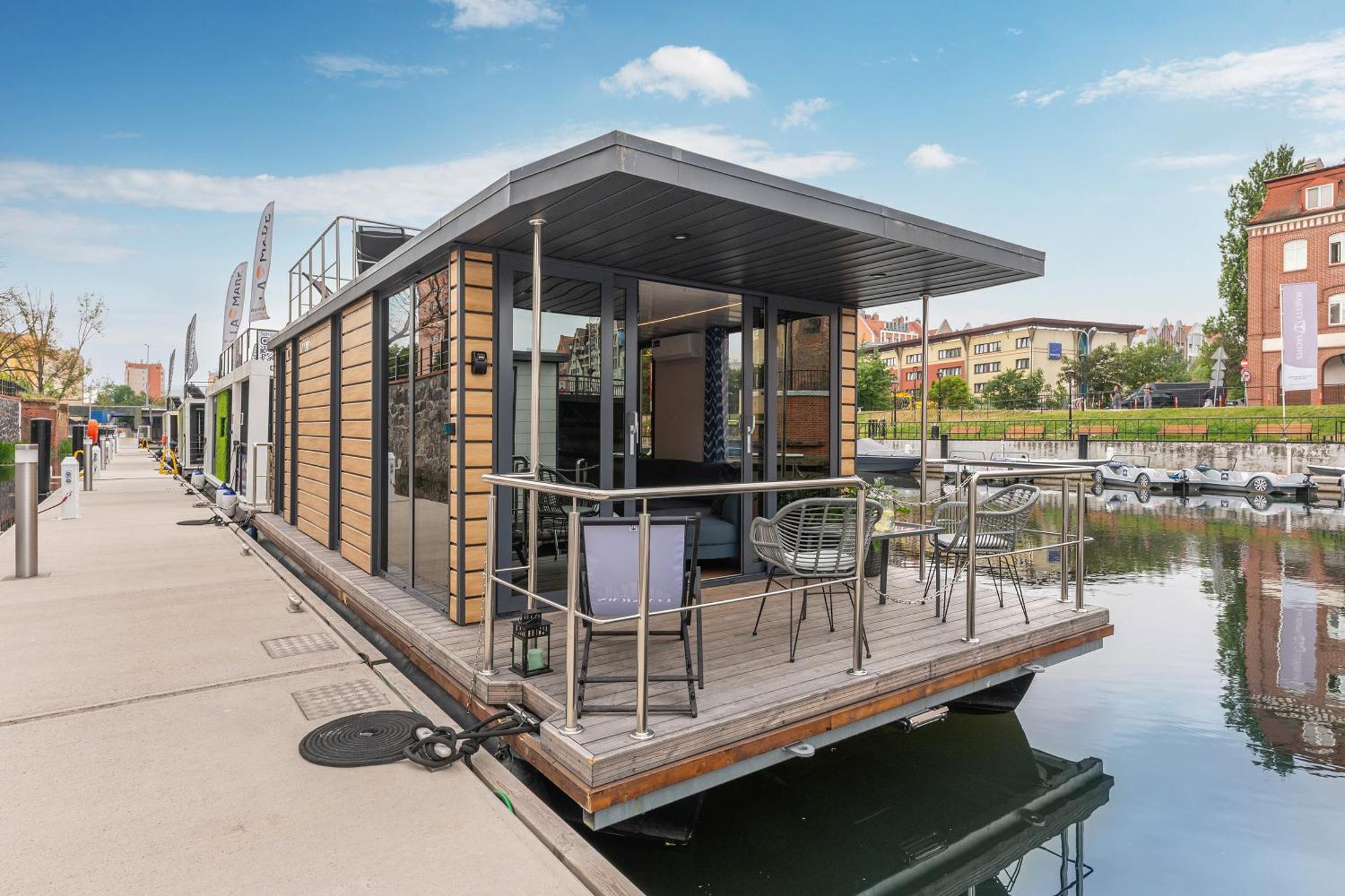 Domy Na Wodzie - La Mare Motlava Houseboats With Sauna By Downtown Apartments 格但斯克 客房 照片