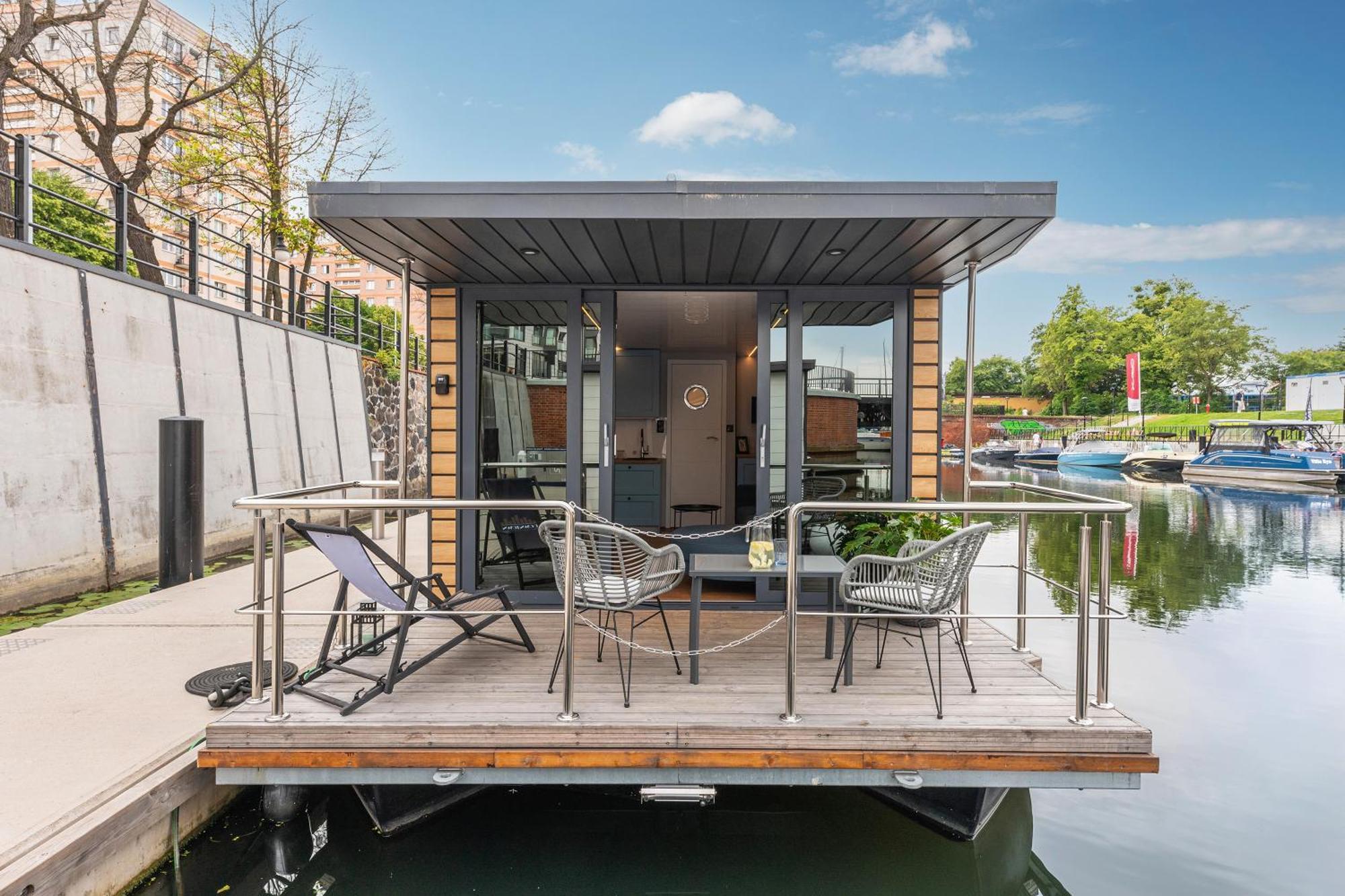 Domy Na Wodzie - La Mare Motlava Houseboats With Sauna By Downtown Apartments 格但斯克 客房 照片