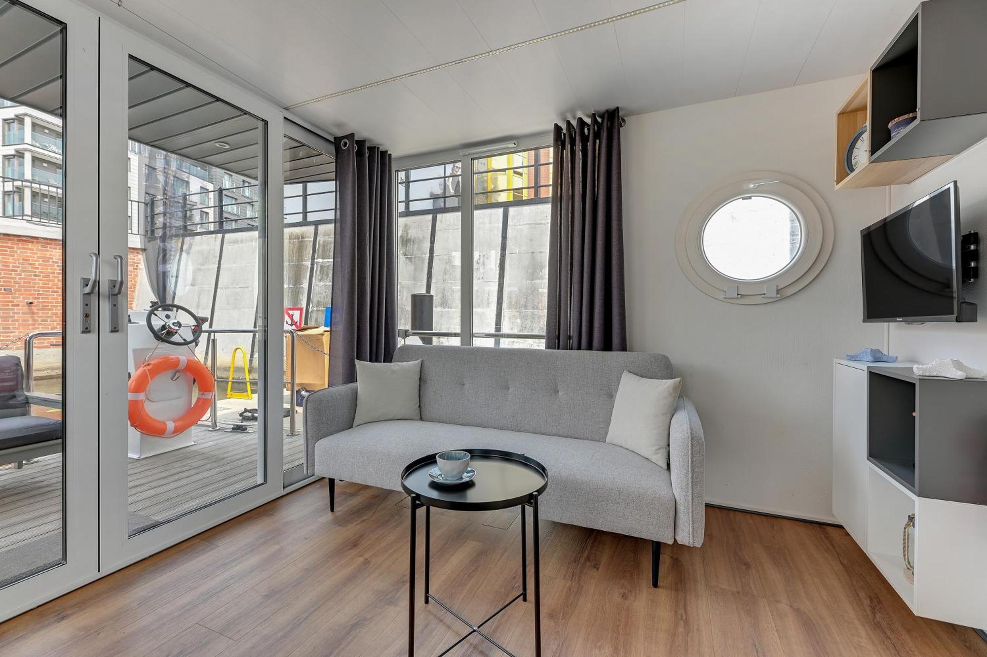 Domy Na Wodzie - La Mare Motlava Houseboats With Sauna By Downtown Apartments 格但斯克 客房 照片